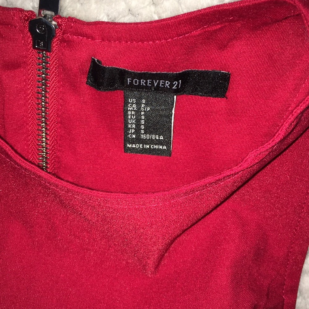 Red crop top - Picture 3 of 3
